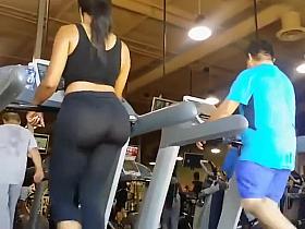 Big butt voyeured while on a treadmill