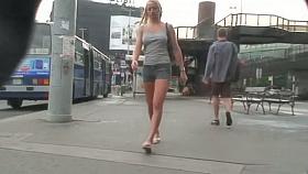 Street candid blonde chick with amazingly hot ass