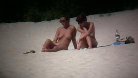 Hot babes filmed on beach by a voyeur