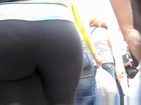 Latina MILF Great Ass in Spandex