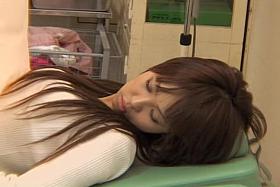 Doctor.s vibrator made this Japanese babe get an orgasm