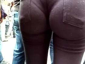 Nice ass on the crowd