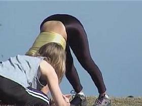 Candid babes doing their sports under the blue sky 08zd