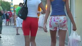 Candid street video of girls sexy ass and legs in short tights