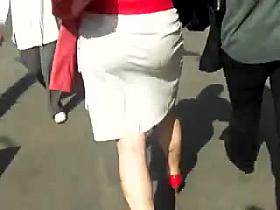Candid Sexy Ass in Skirt