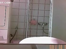 Wife with fat shaved pussy spied in bathroom