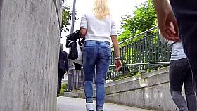 Candid - Sexy Ass Babe In Tight Jeans Close-Up