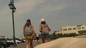 Couple o Teens Leavin' the Beach (Graz 15)