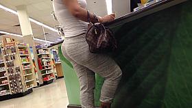 thick candid milf booty 2