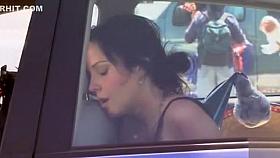 Great cleavage of Mary Louise Parker in a car