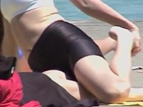 Sporty babe doing her yoga on my voyeur candid video 01zs