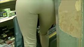 Big ass woman in tight pants