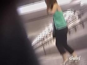 Slender Japanese girl gets her blouse sharked 