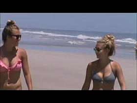 hot teen beach voyeur jiggly tits 4