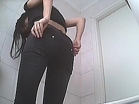 Arousing ass and pussy of a peeing girl
