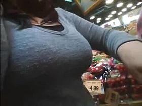 Candid BOOBS Sexy Young MILF