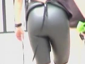 Young wave rider with her candid ass in tigt spandex costume 07f