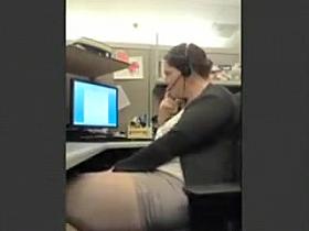 Bored Woman Masturbates at Work and Records on Webcam