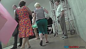 Blonde cougar's bubble butt seen in upskirts video