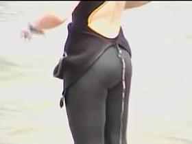 Spandex candid ass of the amateur bimbo on the beach 07k