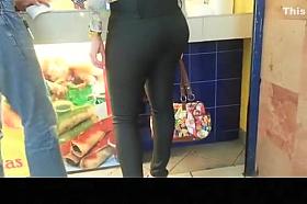 Round ass chick in tight jeans pants