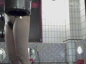Voyeur cam in shower catching Asian hairy cunt on video 03029
