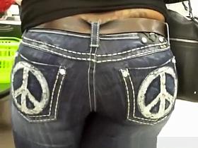 Big ass woman wearing tight jeans pants