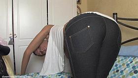 Big butt brunette shows off in a down blouse video