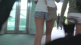 Street candid with very beautiful teens in tight shorts