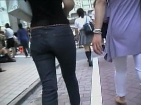 Candid oriental girls in jeans on my voyeur camera dvd armd00488B