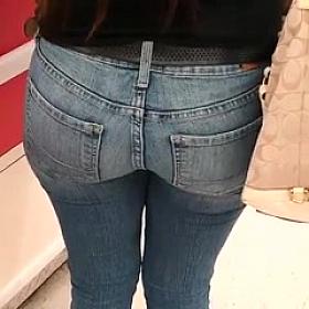 GREAT ASS IN TIGHT JEANS