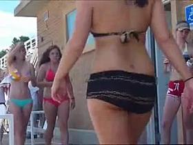 Beach Voyeur worthwhile butts in bikinis - No Sound