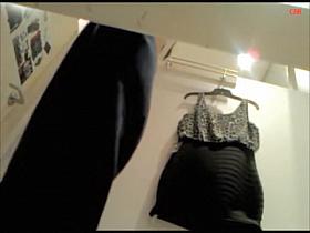 Panty bottom view of amateur spied in the fitting room