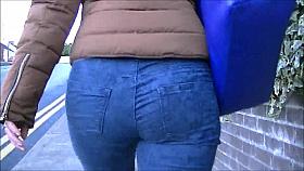 Candid big butt milf in tight jeans