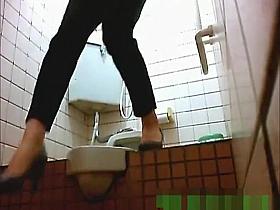 Compilation of asian women caught peeing