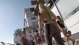 Hotties filmed in secret while waking on the street in sexy mode