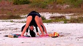 Yoga en la Playa #02