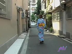 Perky fanciful geisha flashes her breasts during instant sharking adventure