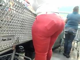 OMG Donkey Booty in red jeans 2
