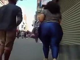 Latina woman with a gigantic booty cruises the city