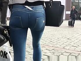 Girl with tight ass wearing tight jeans