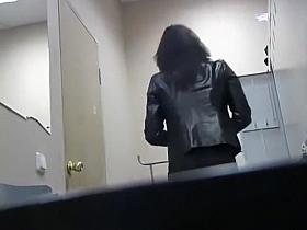 Sexy ass brunette filmed in secret when changing her clothes