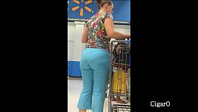 Jiggly Pawg in Blue Spandex