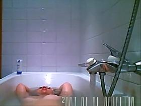 Russian babe caught on bath tub spy