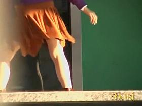 Dancing Japanese babe got skirt sharked on the street