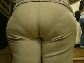 mature pant wide booty