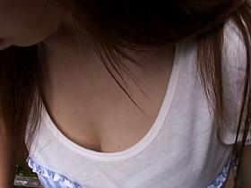 Spycam downblouse video of an Asian chick