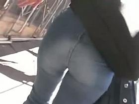 Real amateur candid ass in jeans