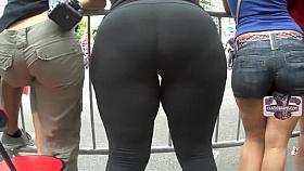 Big booty chick in black tight spandex