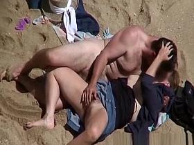Couple fucking in the beach caught on tape